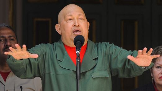 junio-Hugo-Chavez-anuncia-cancer_TINIMA20111228_0421_3